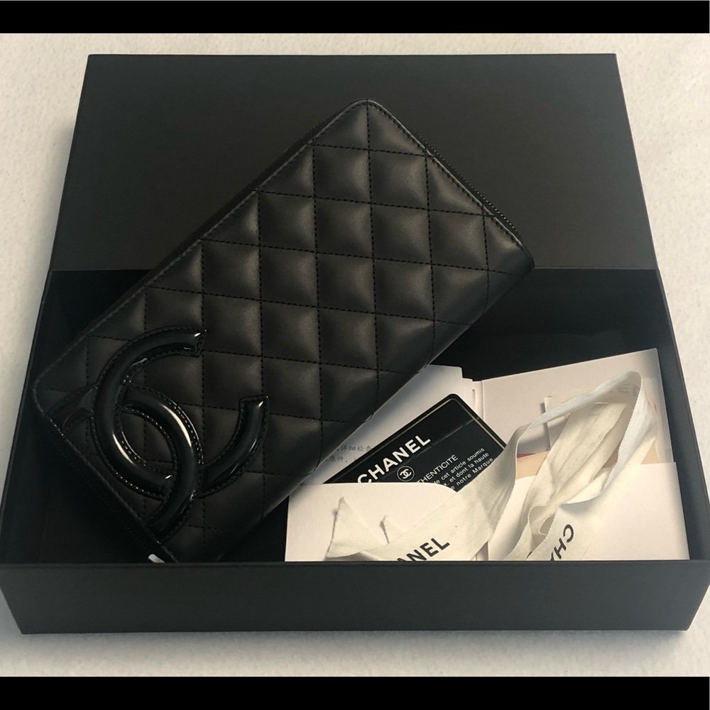 ❌SOLD❌ CHANEL CAMBON ZIPPY CHAIN WALLET - Picture 1 of 16